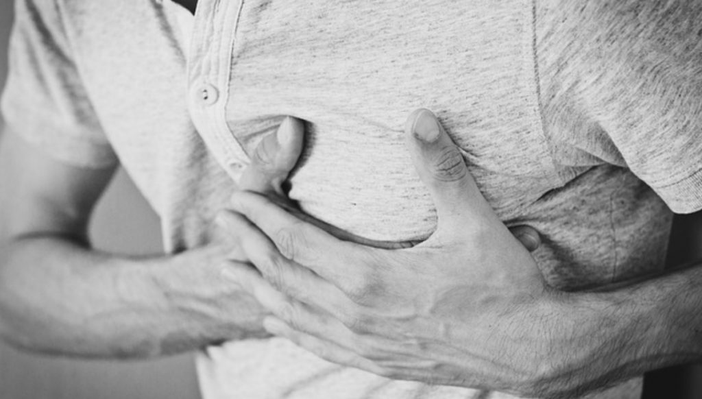 is-it-a heart-attack-or-a-panic-attack-here’s-how-to-tell